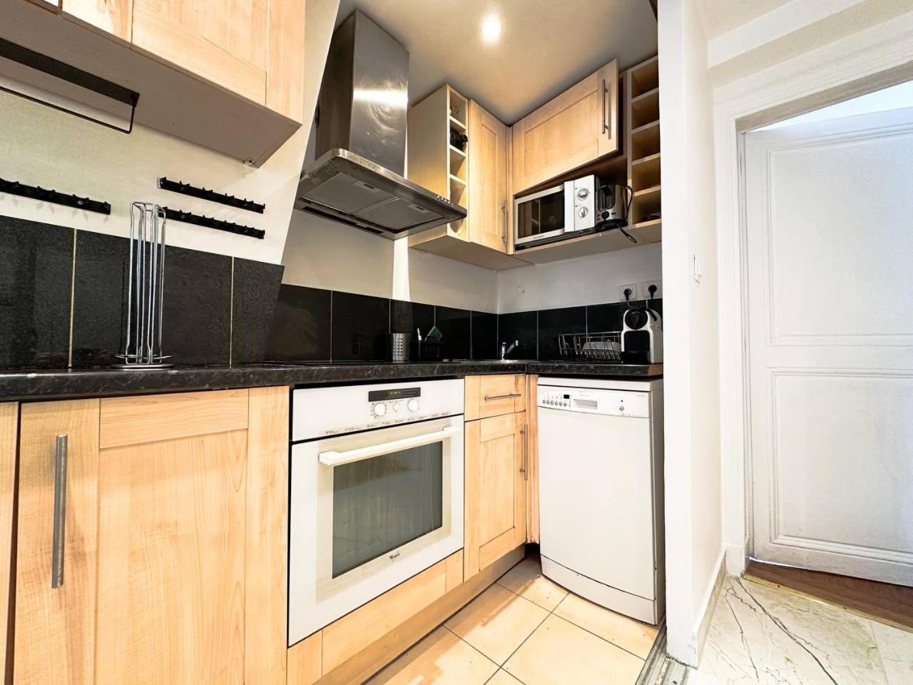 Apartment Colisee Paris Luaran gambar