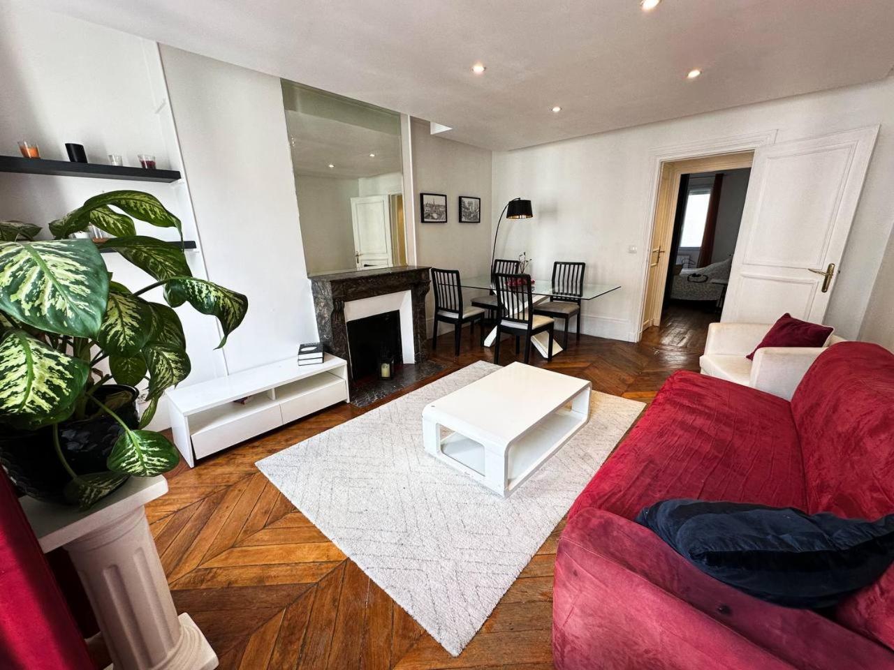 Apartment Colisee Paris Luaran gambar